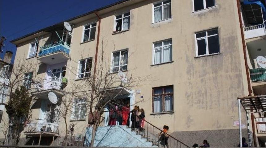 Evi Yandı Kalp Krizi Ge&ccedil;irdi