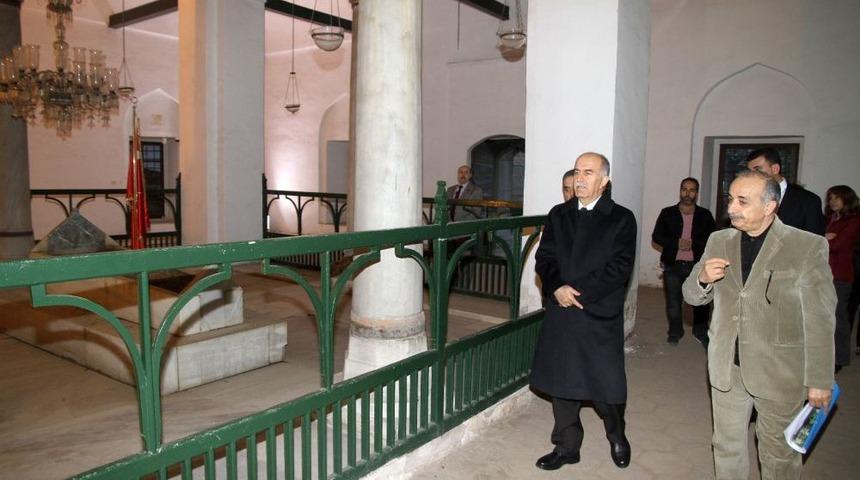 Vali Harput: Muradiye K&uuml;lliyesi Aslına Uygun Restore Ediliyor