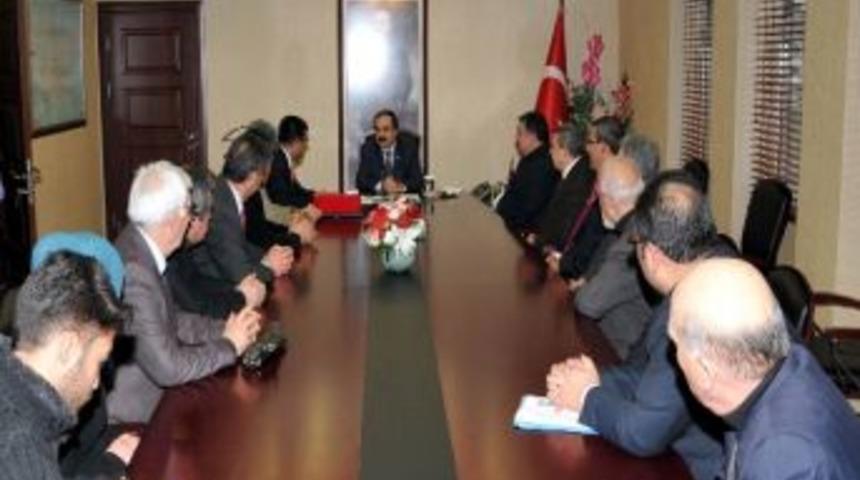 Suriyeli &Ouml;ğrencilerden Vali Coş'a Teşekk&uuml;r Ziyareti