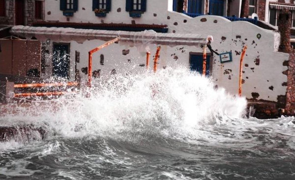 Dev Dalgalar Bodrum&rsquo;u Vurdu