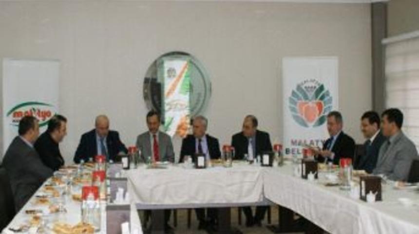 Kitap Fuarı Hazırlıkları S&uuml;r&uuml;yor