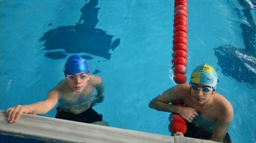 Kış Ortasında Y&uuml;z&uuml;yorlar