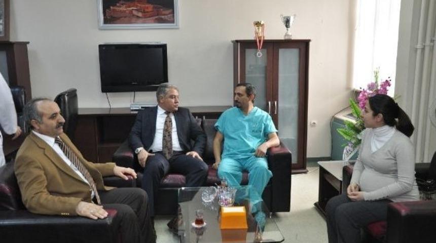 Darp Edilen 7 Aylık Hamile Doktora Ziyaret