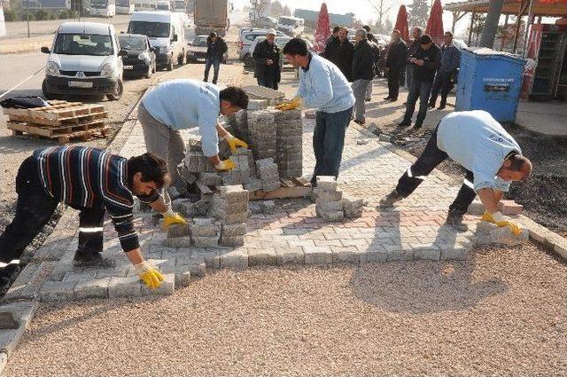 Başiskele’de Yol Ve Kaldırım Çalışmaları Devam Ediyor