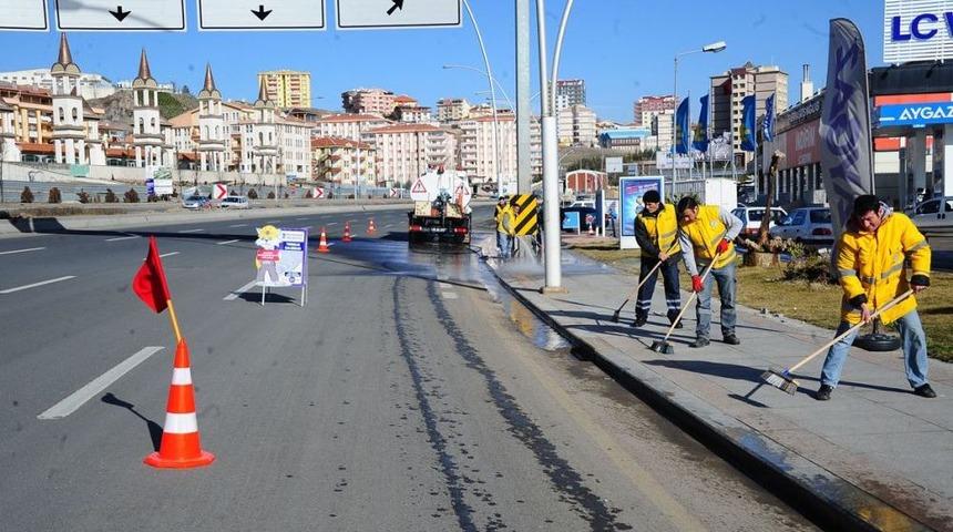 Ankara'nın Cadde Ve Kaldırımları G&uuml;nl&uuml;k Yıkanıyor