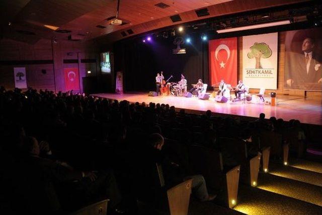 Şehitkamil Belediyesi Gazilik Onurunu Muhteşem Konser İle Kutladı