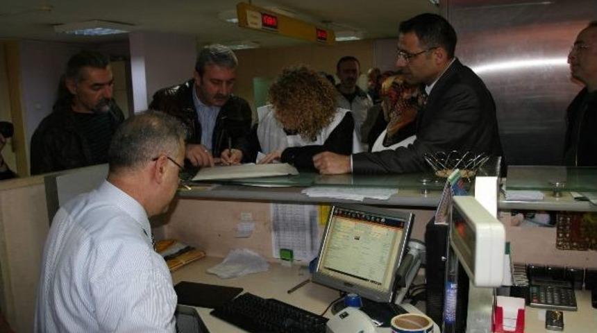 Kt&uuml; Farabi Hastanesi&rsquo;nden İşten &Ccedil;ıkartılan İşciler Cumhurbaşkan Abdullah G&uuml;l&rsquo;e Mektup G&ouml;nderdi