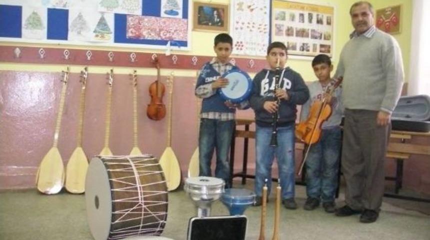 Fevzipaşa İlk&ouml;ğretim Okulu&rsquo;na M&uuml;zik At&ouml;lyesi