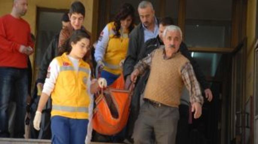 Adliye Koridorunda Hastanelik Oldu