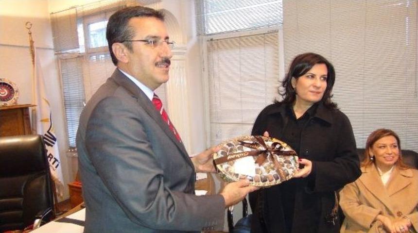 Nimet Baş, Ak Parti Malatya İl Teşkilatı'nı Ziyaret Etti