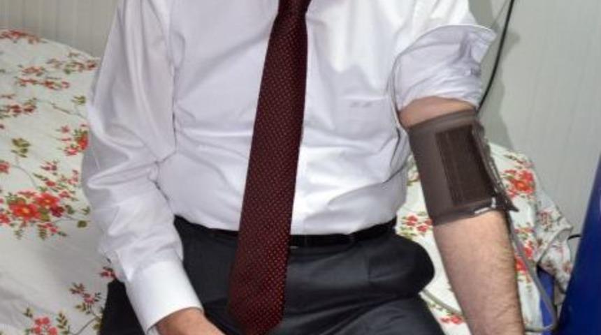 Sağlık Bakanı M&uuml;ezzinoğlu, &Ccedil;adır Kentteki Suriyelileri Ziyaret Etti