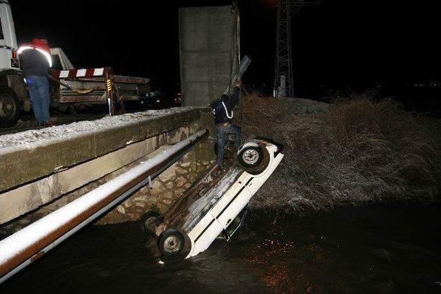 Uşak&rsquo;ta Trafik Kazası Bir &Ouml;l&uuml; Bir Yaralı 2