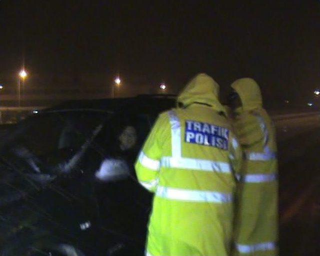 Kar Yağışı Uşak-Ankara Karayolunda Ulaşımı Etkiledi 1