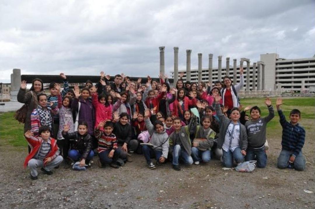 Başarılı &Ouml;ğrenciler Gezi Ve Tiyatro İle &Ouml;d&uuml;llendirildi