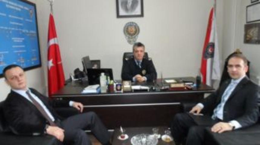 Kızılay Kan Merkezi M&uuml;d&uuml;r&uuml; Dr. &Ouml;mer Selim Alan ziyaret etti