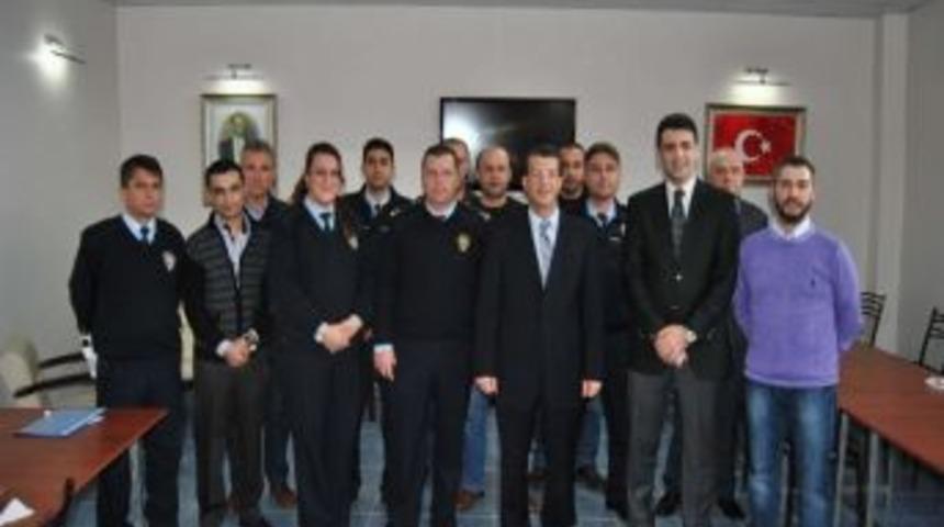 Kaymakam Orhan'dan Başarılı Polislere Başarı Belgesi