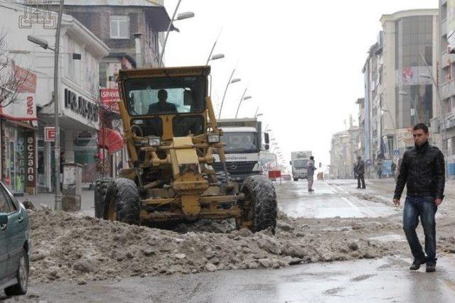 Erzurum’da 66 Köy Yolu Ulaşıma Kapandı