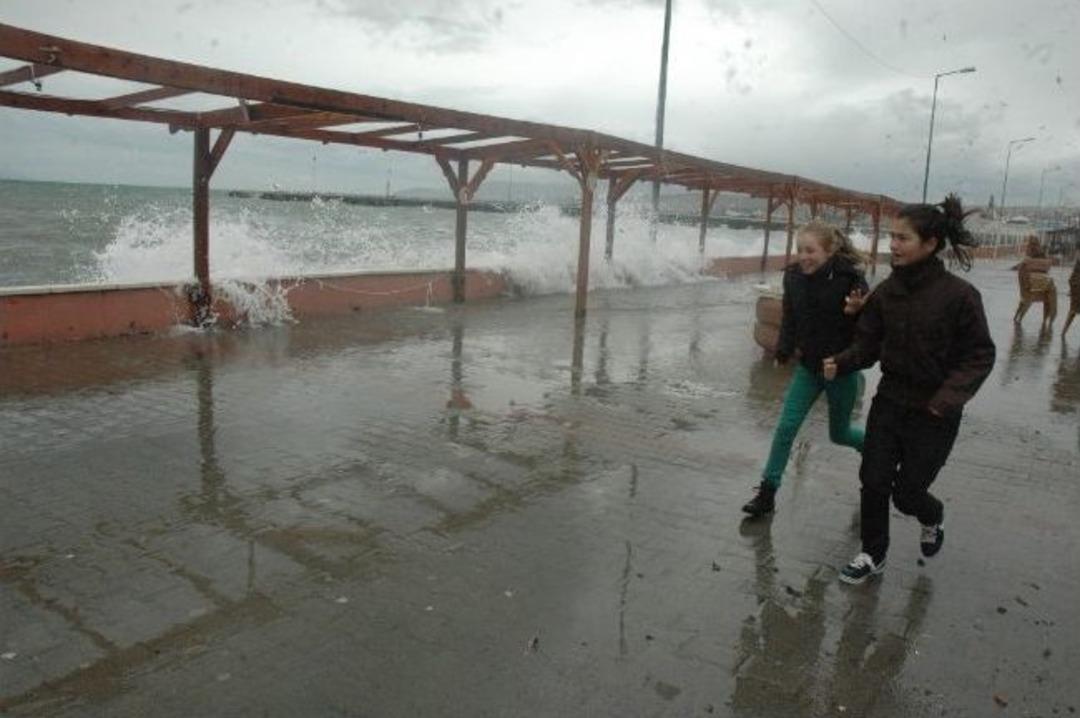 Tekirdağ&rsquo;da Şiddetli Lodos