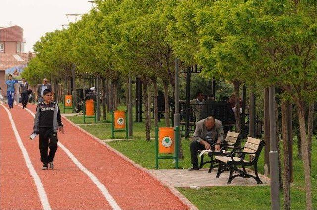 Mamaklılar Parklara Akın Etti 1