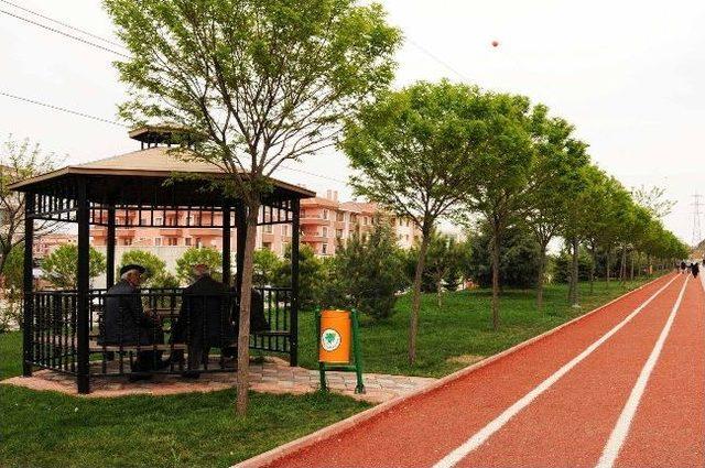 Mamaklılar Parklara Akın Etti 2