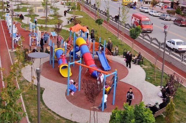 Mamaklılar Parklara Akın Etti 3