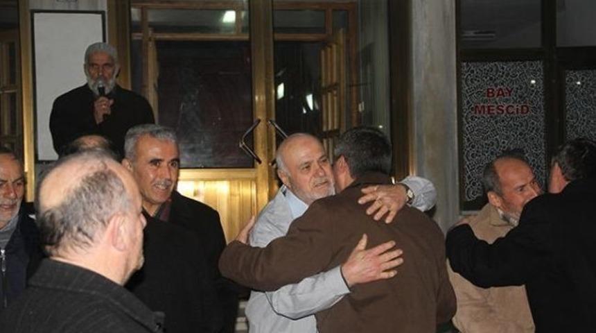 Ak&ccedil;akoca Belediye Başkanı Fikret Albayrak Umreye Gidenleri Uğurladı