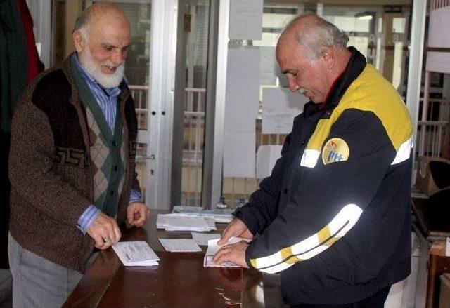 (&ouml;zel Haber) 36 Yıldır Muhtarlık M&uuml;hr&uuml;n&uuml; Kimseye Kaptırmadı 2