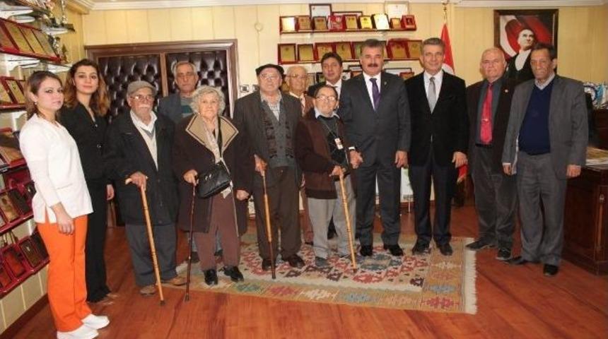 Huzurevi Sakinleri Başkan Tuna&rsquo;yı Ziyaret Etti