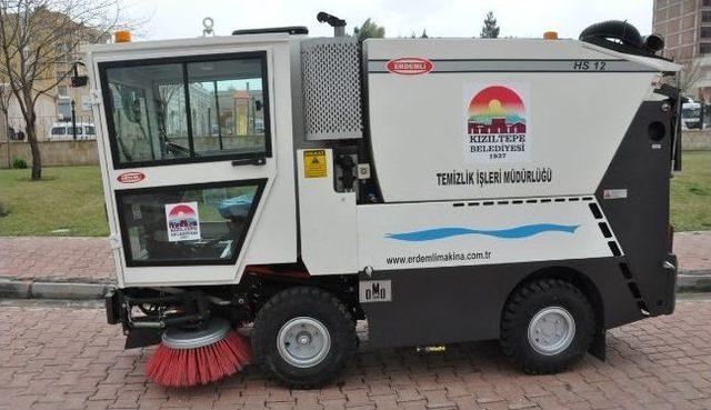 Kızıltepe Belediyesi Vakumlu Yol S&uuml;p&uuml;rme Aracı Aldı 2