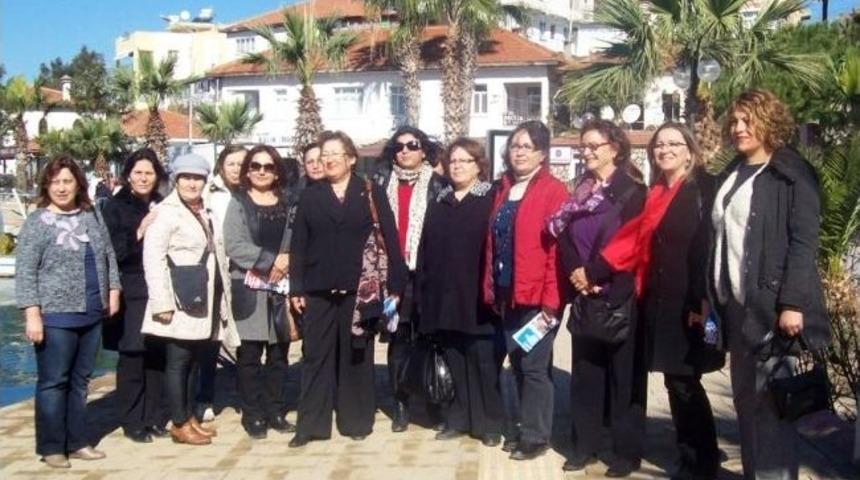 Chp'li Kadınlar &ldquo;7 Ayda 7 B&ouml;lge&rdquo; Kapsamında G&uuml;ll&uuml;k'e Geldi
