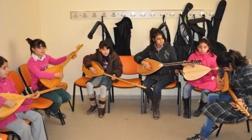 Derikli Gençlerden Sanata Büyük İlgi