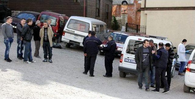 Otoparktaki 11 Aracın Lastikleri Kesildi 1