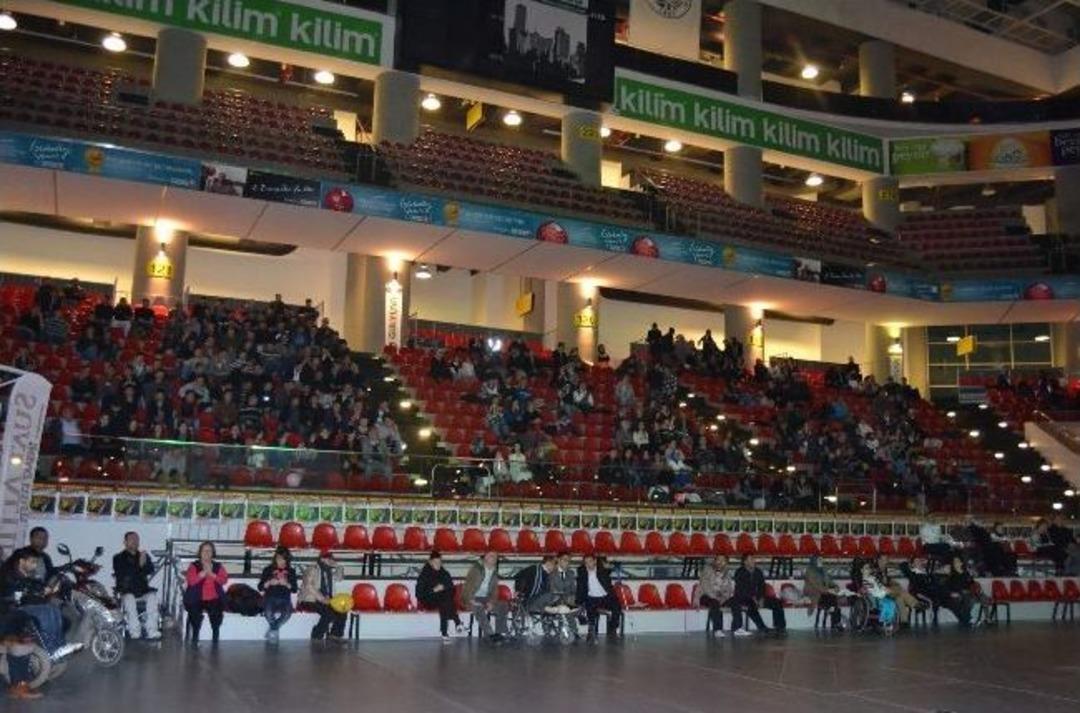 Engelliler Yararına Konser İlgi G&ouml;rmedi