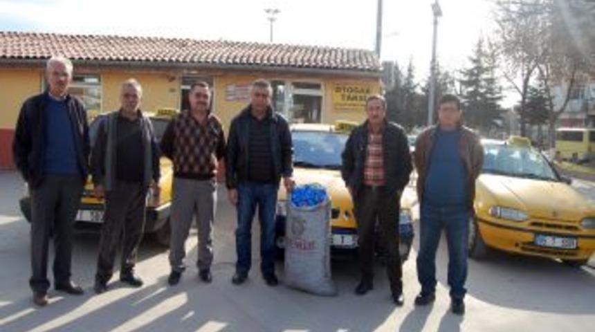 Merzifonlu Taksicilerden Mavi Kapak Kampanyasına Destek