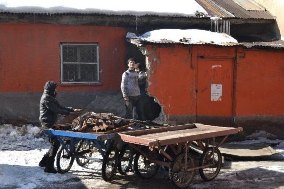 &Ouml;nce Yağmaladılar Sonra Yaktılar