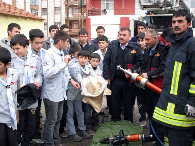 Sorgun Belediye İtfaiyesi'nden İzcilere Özel Tatbikat