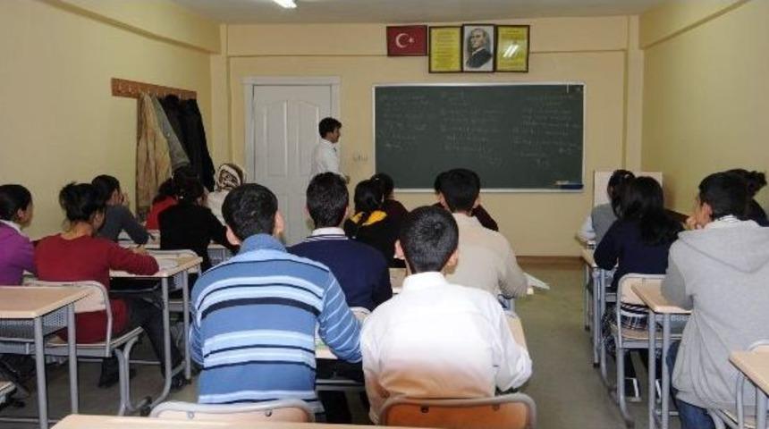 B&uuml;y&uuml;kşehir &Ouml;ğrencileri Tatilde De Ders Başındaydı