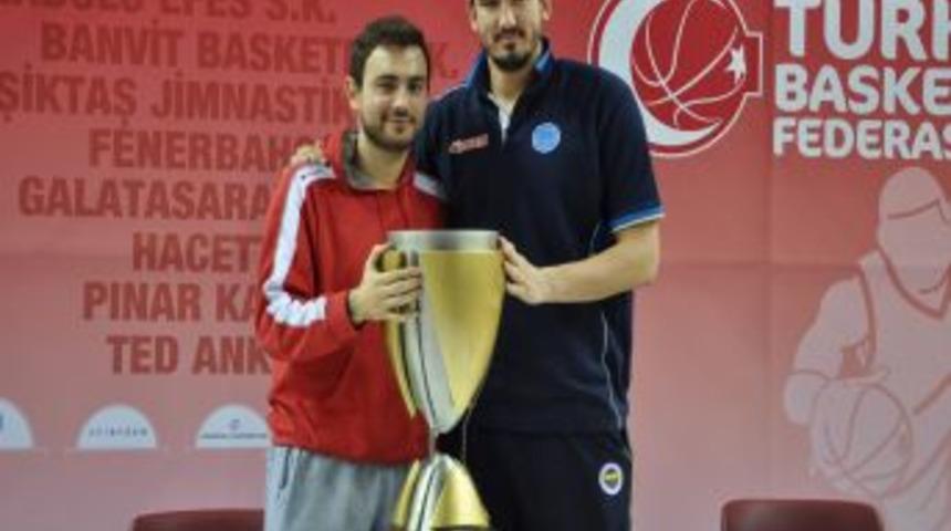 Fenerbah&ccedil;e Ve Galatasaray Tarihi Randevuda Birbirlerine Başarılar Diledi