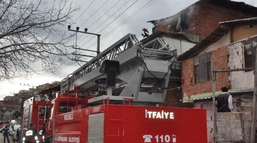 Kocaeli'nde 3 Katlı Bina K&uuml;l Oluyordu