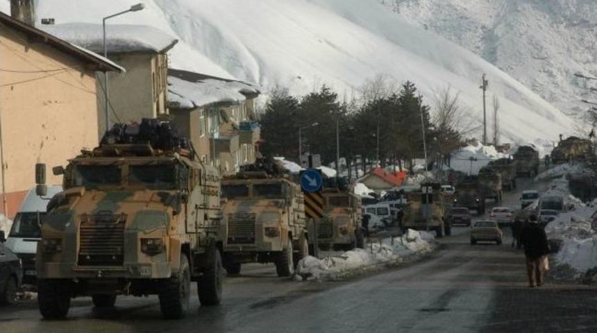 Tezkere Alan Ve İzne Giden Askerler Zırhlı Ara&ccedil;larla Taşındı