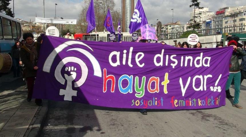 Feministlerden Erdoğan'a 'k&uuml;rtaj' Protestosu