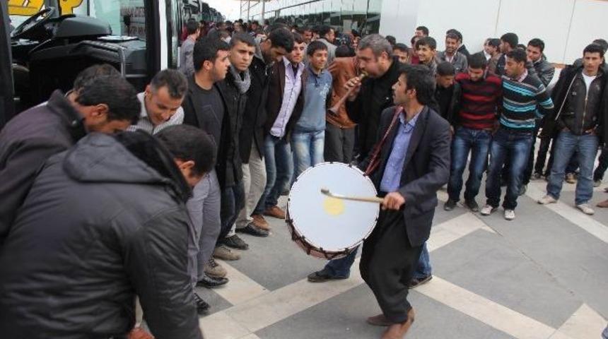 Kınalı Kuzular Halaylarla Uğurlandı