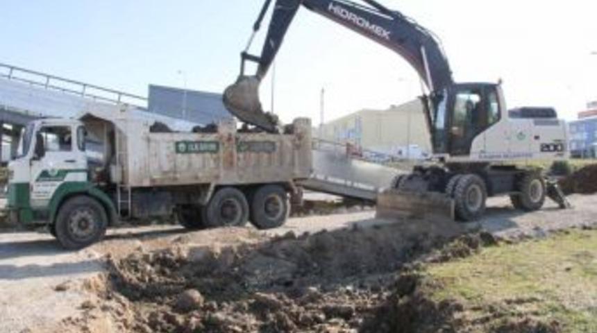 İlkadım Belediyesi Fen İşleri M&uuml;d&uuml;rl&uuml;ğ&uuml;, Alt Yapı Yatırımlarına Hız Verdi