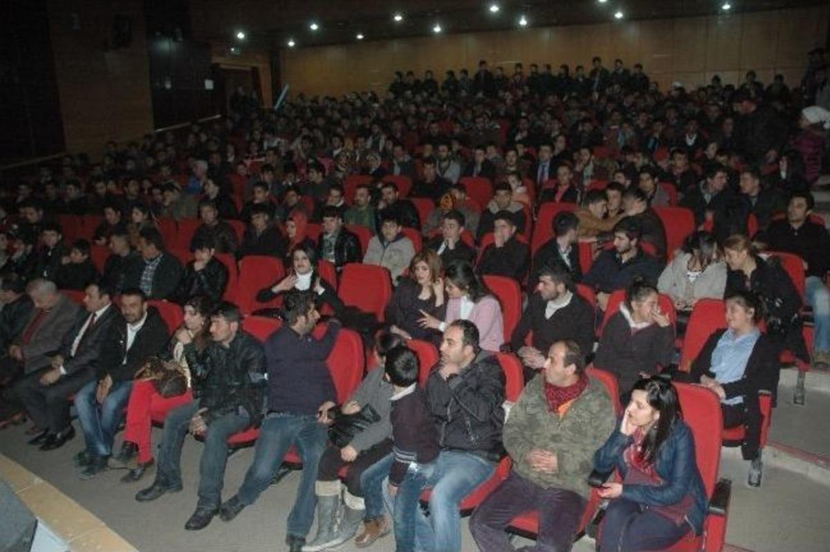 Testere Filminin K&uuml;rt&ccedil;e Sahneye Yansıttılar