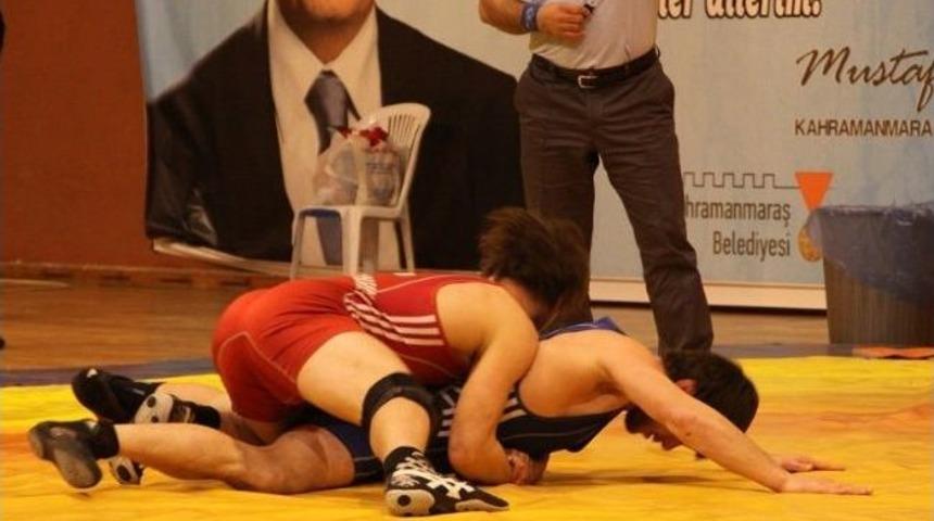 Kurtuluş G&uuml;reş Turnuvası&rsquo;nda Zafer T&uuml;rkiye&rsquo;nin