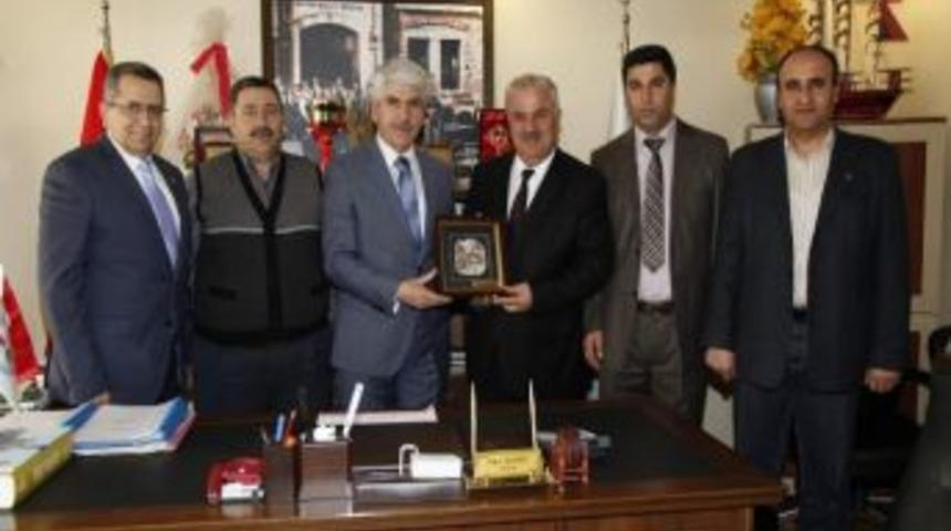 Başkan Sakallı, Pazarcı Esnafına Kapalı Pazar Yeri S&ouml;z&uuml; Verdi