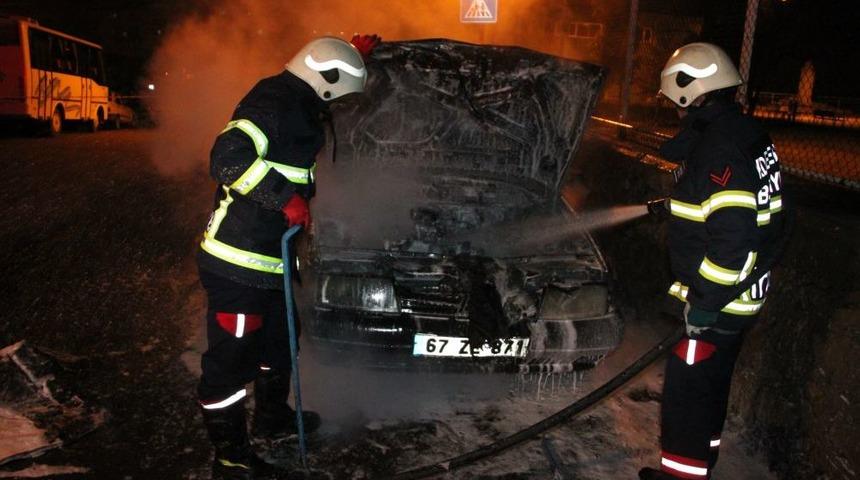 Park Halindeki Otomobil Yandı