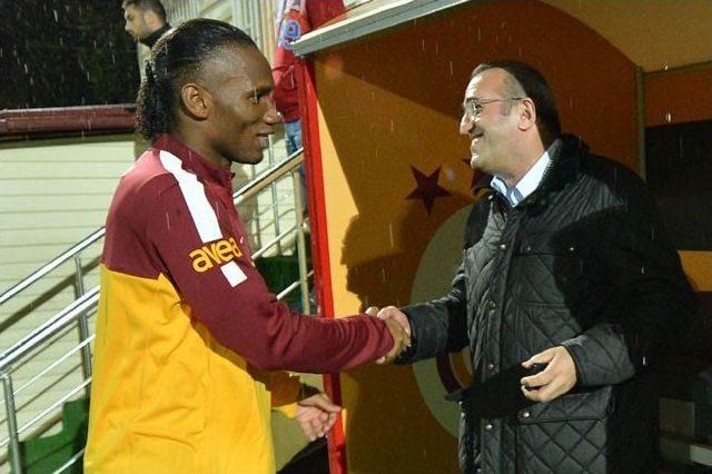 Drogba İlk Kez Antrenmana Çıktı