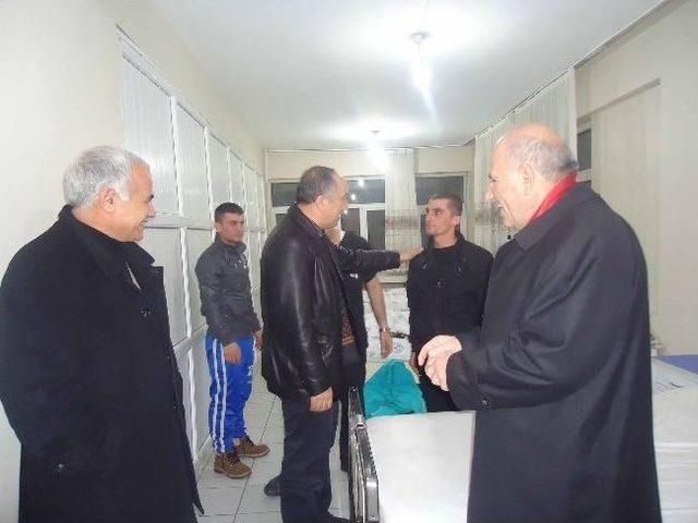 Ak Parti Milletvekili Işık Hastaları Ziyaret Etti 1