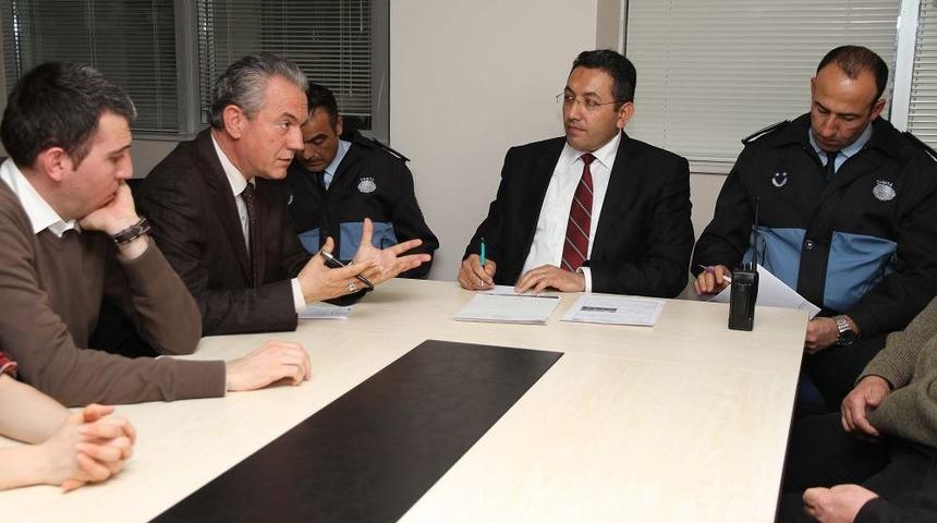 Karşıyaka Zabıtası Hipermarketleri Uyardı